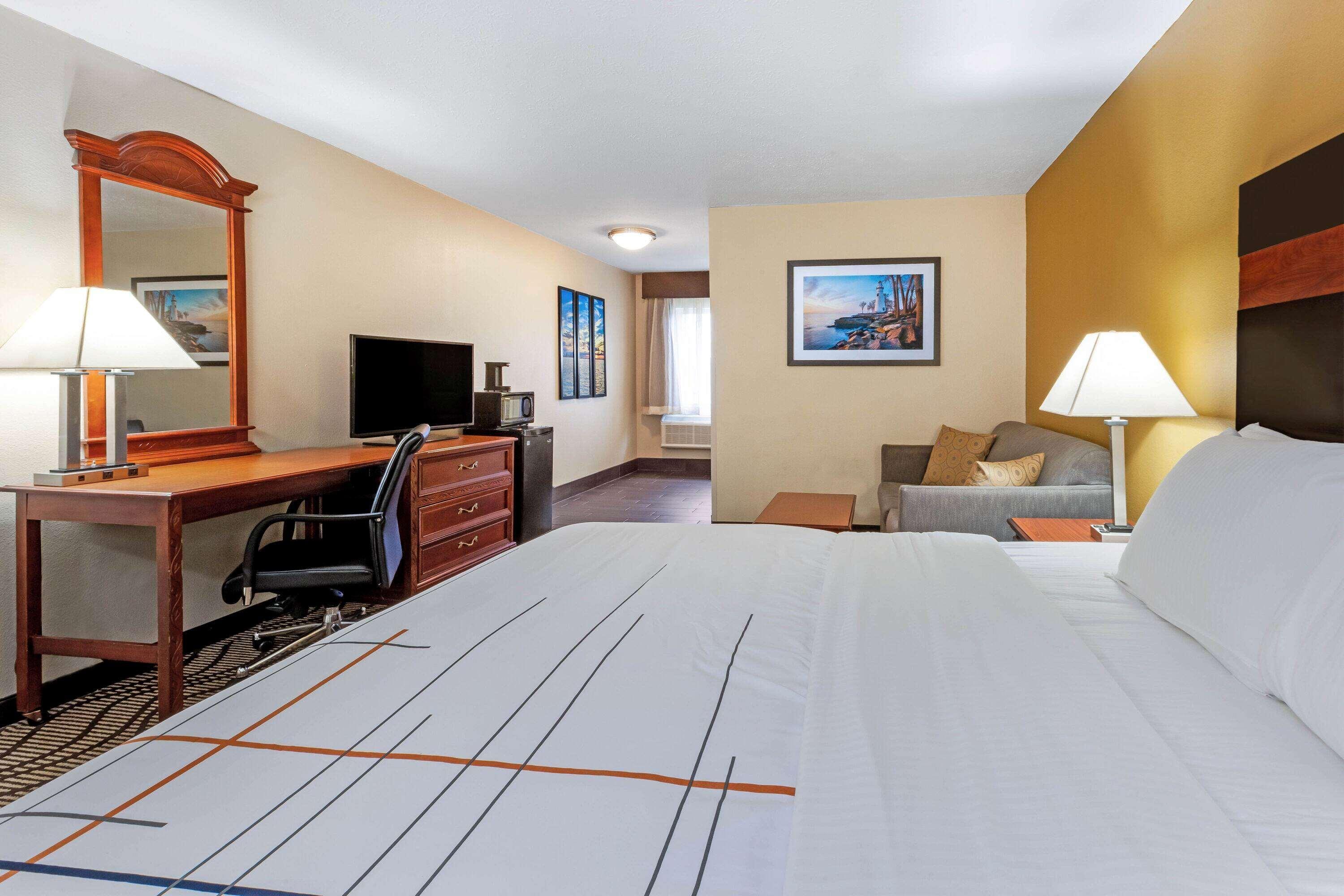 La Quinta Inn By Wyndham Sandusky Near Cedar Point Esterno foto