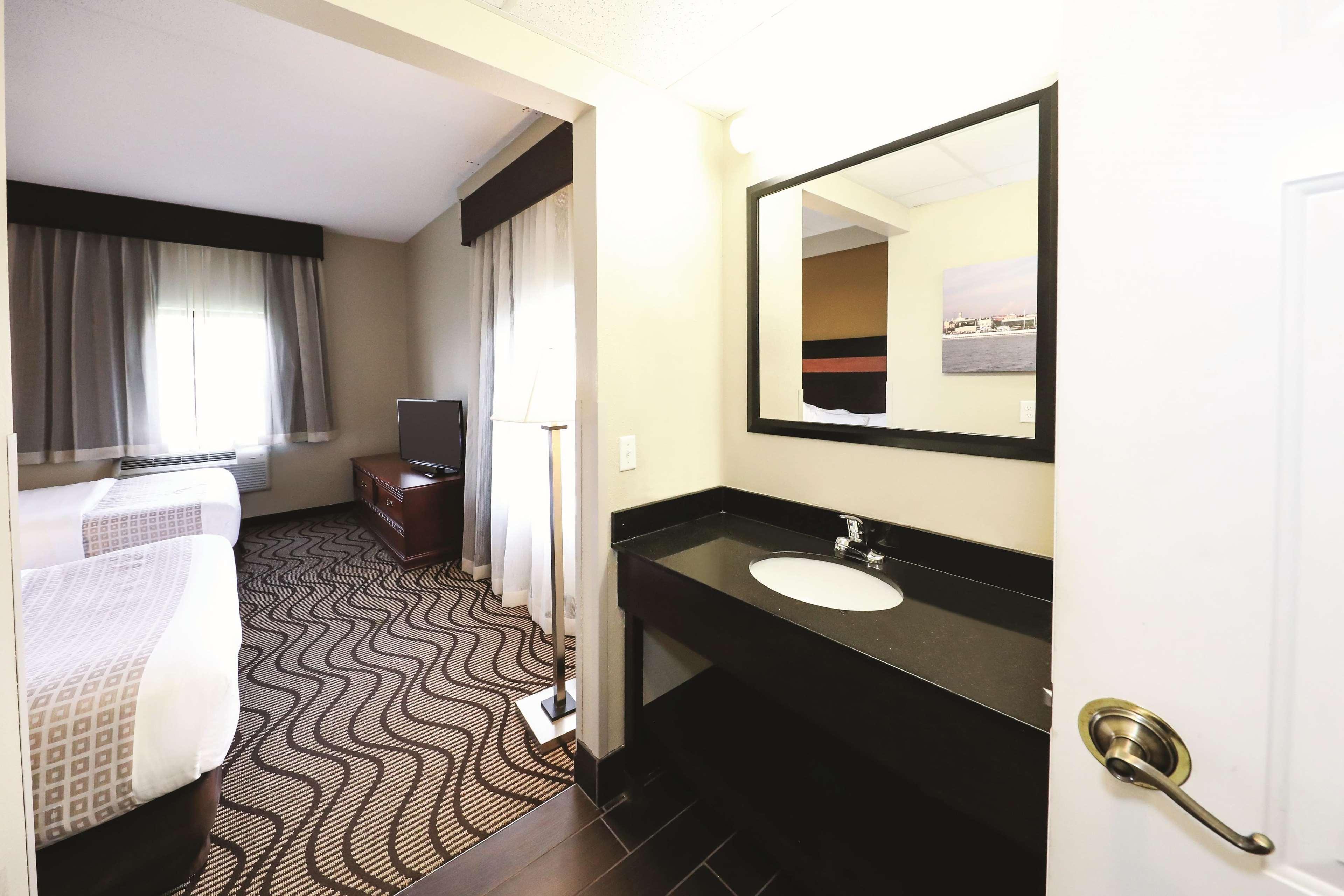 La Quinta Inn By Wyndham Sandusky Near Cedar Point Esterno foto