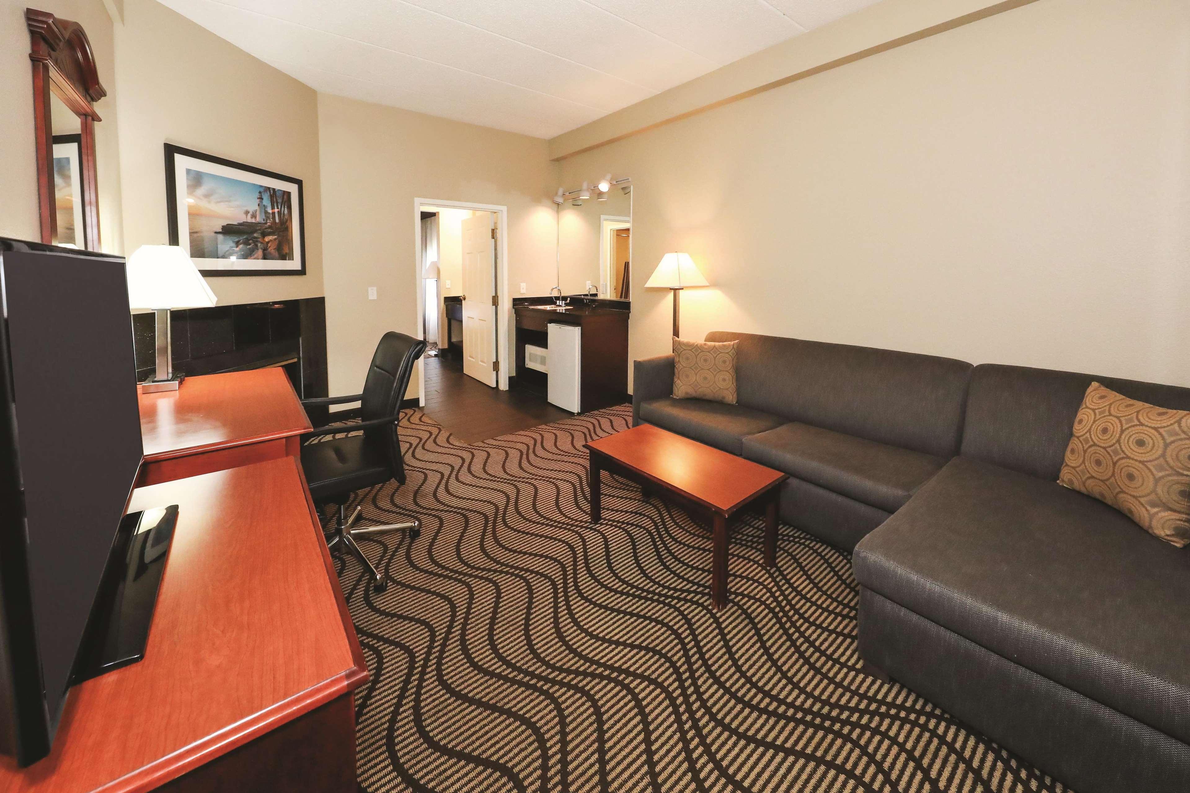 La Quinta Inn By Wyndham Sandusky Near Cedar Point Esterno foto