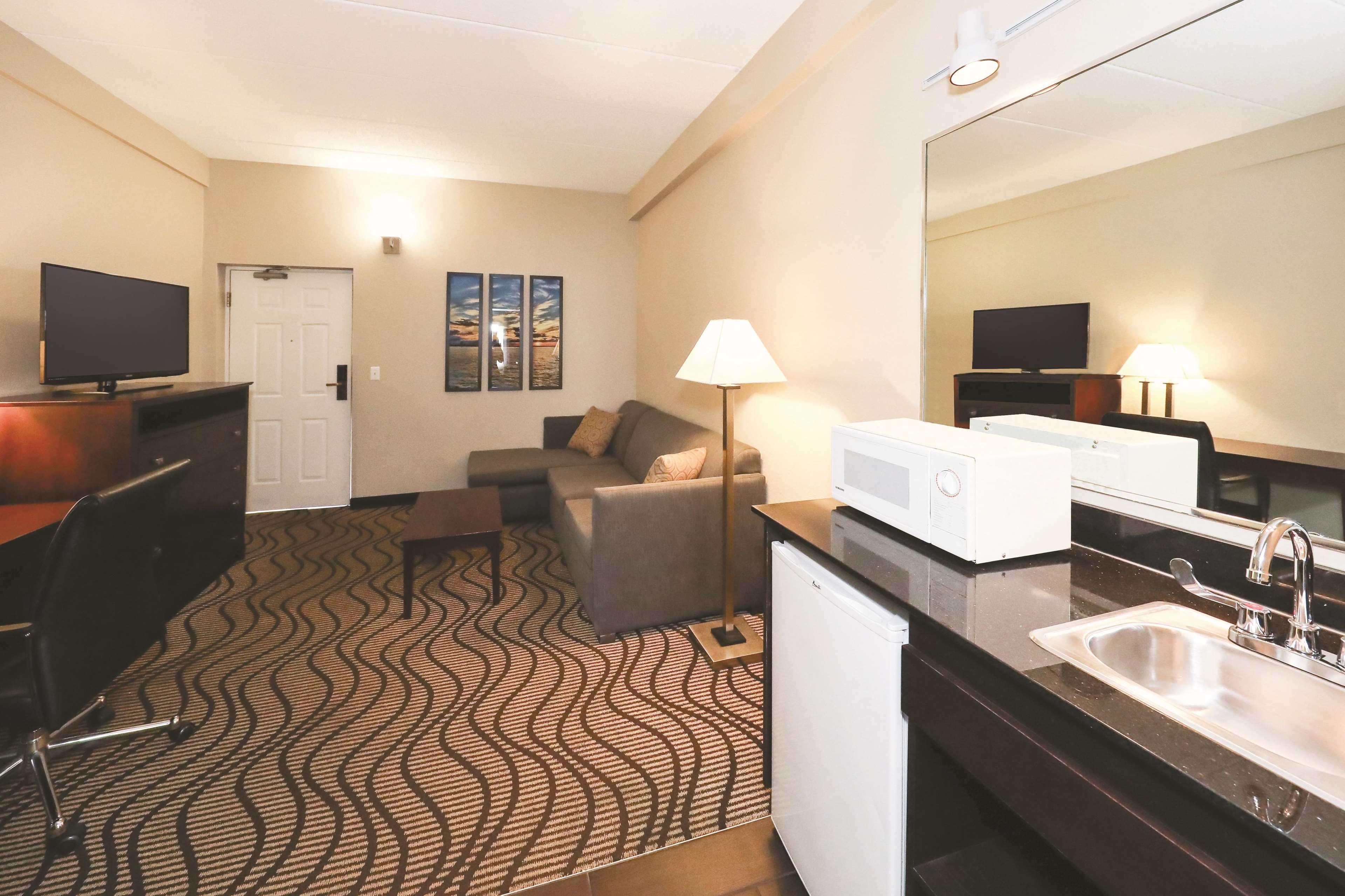 La Quinta Inn By Wyndham Sandusky Near Cedar Point Esterno foto