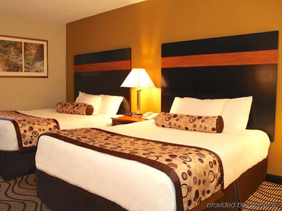 La Quinta Inn By Wyndham Sandusky Near Cedar Point Esterno foto