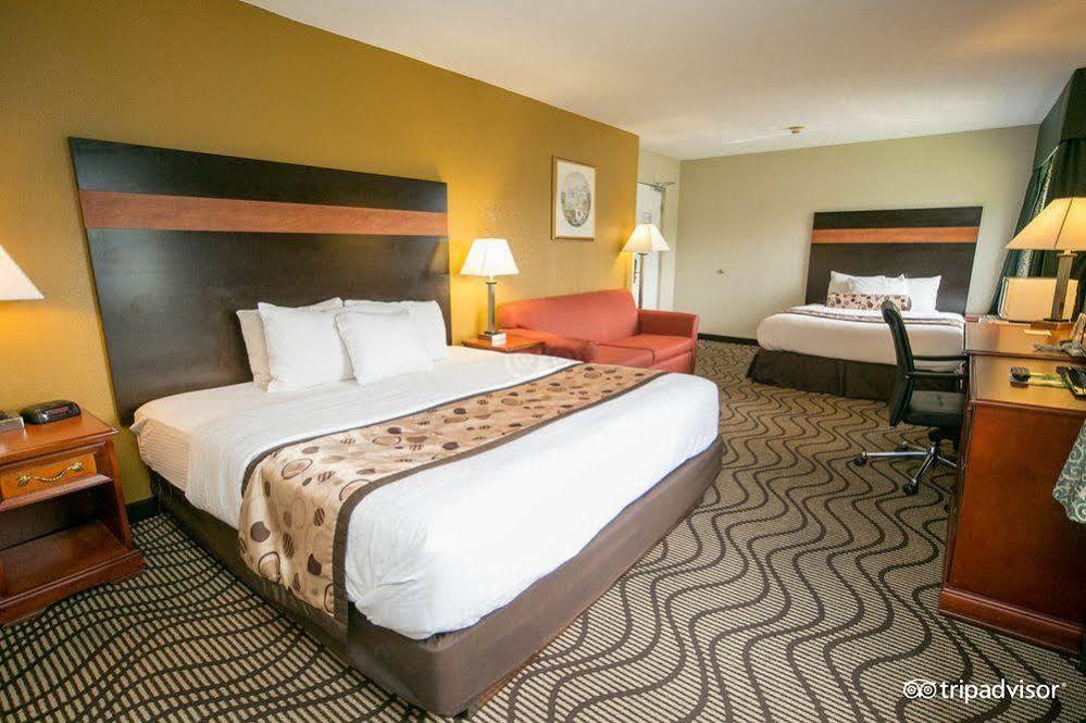 La Quinta Inn By Wyndham Sandusky Near Cedar Point Esterno foto