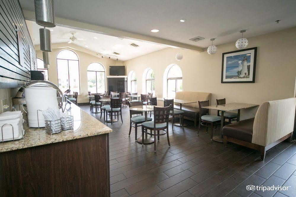 La Quinta Inn By Wyndham Sandusky Near Cedar Point Esterno foto