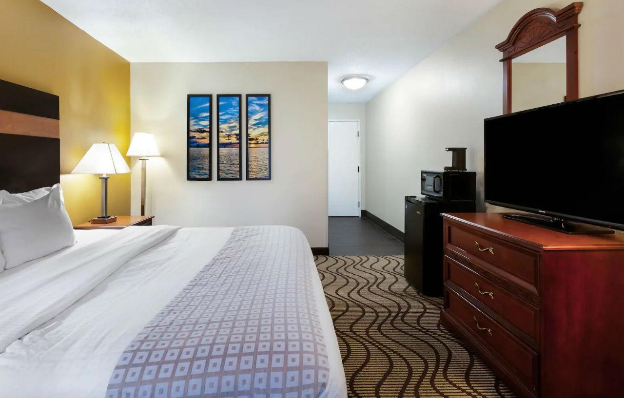 La Quinta Inn By Wyndham Sandusky Near Cedar Point Esterno foto
